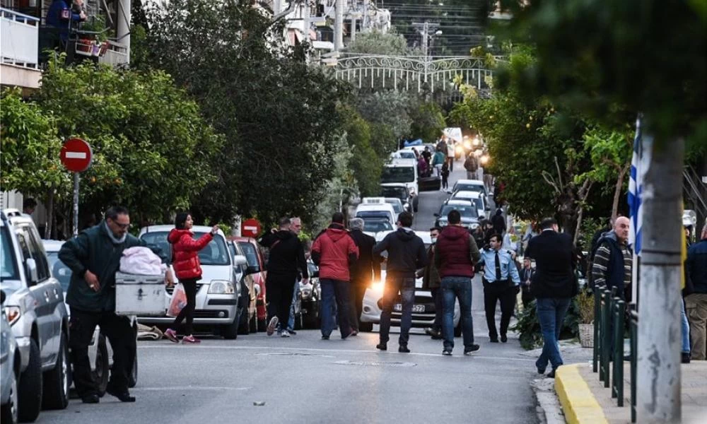 Ένταση με πιστούς στον Άγιο Νικόλαο Κορυδαλλού - 18 προσαγωγές